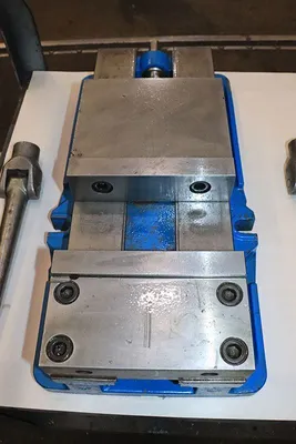 KURT D810 ANGLOCK Vises | Prime Machinery (2)