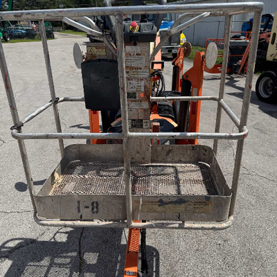 USED 2017 JLG T350