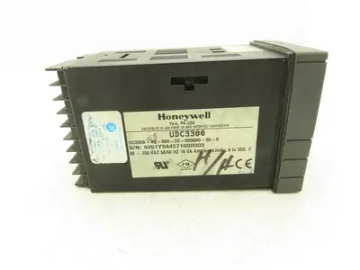 Honeywell UDC3300  Digital Temperature Controller DC330B-K0-000-20-000000-00-0