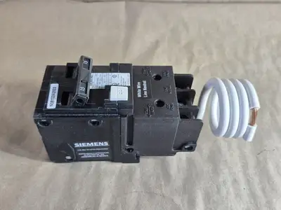 NEW SIEMENS QF215H
