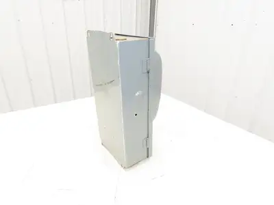 Square D HU362AWK Safety Disconnect Switch 60 Amp 600V 3 Pole W/Fuse block Added