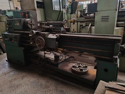TOS TRENCIN Centre Lathe, in good used condition