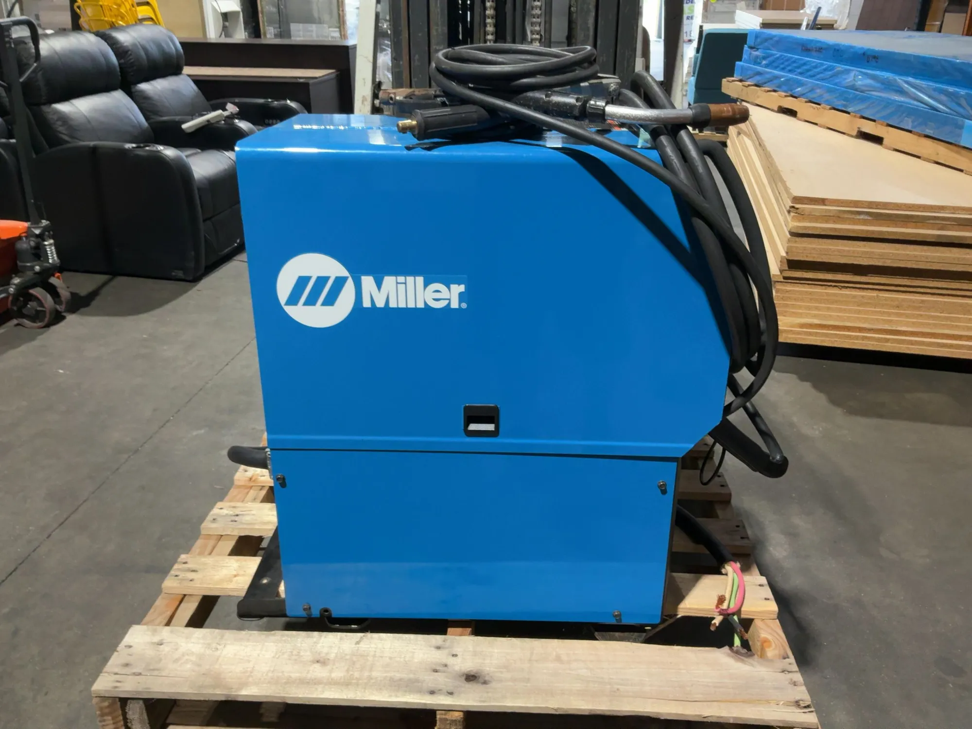Used MILLER MILLERMATIC 350P INDUSTRIAL-GRADE, MULTI-PROCESS PULSED MIG WELDER Mig Welders Michigan US | Miedema Asset Management Group #1424984