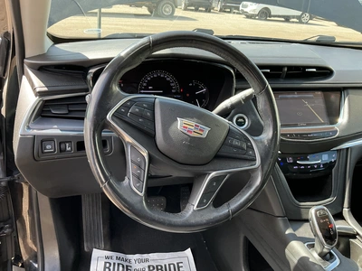 USED 2017 CADILLAC XT5