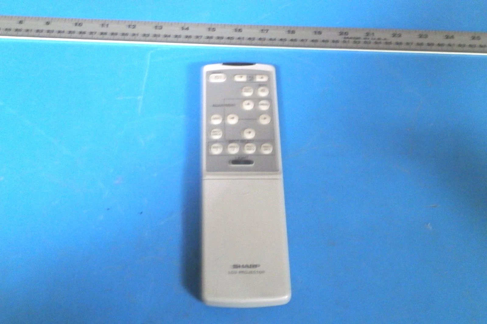 USED SHARP XG-E1000U