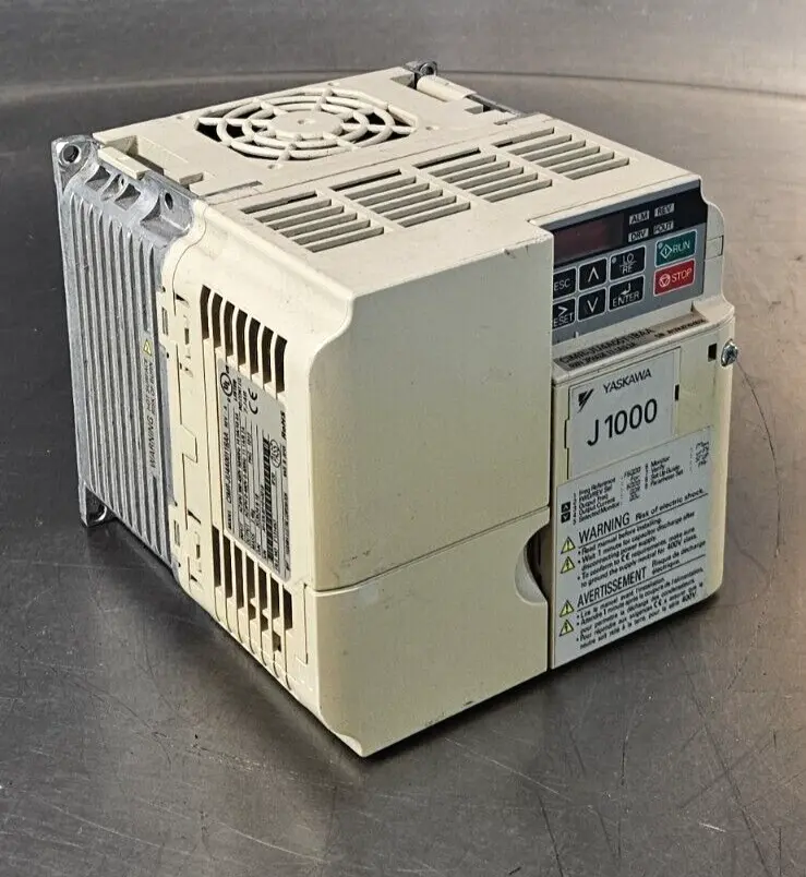 YASKAWA Electric CIMR-JU4A0011BAA PGR:1012 Input 380-480V (BIN553)