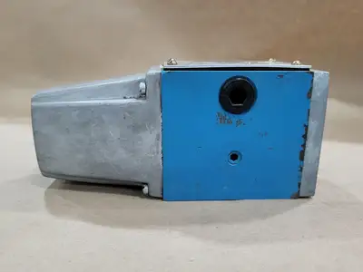 NEW VICKERS 857188 DG4S4-012B-50-S324