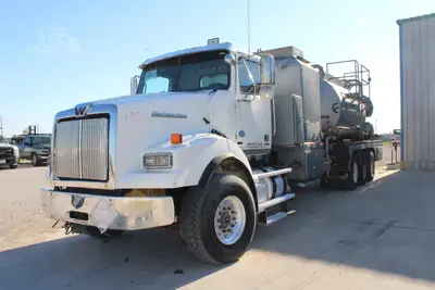 Used 2014 WESTERN STAR 4900 Tanker trucks Texas US | Roll Off Truck World #1492032