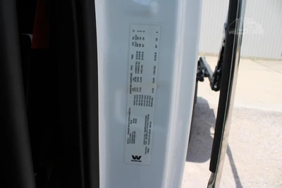 New | in-Stock 2027 WESTERN STAR 47X Hooklifts & Roll-Offs Texas US | Roll Off Truck World #1492010