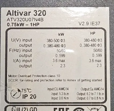 Schneider Altivar 320 ATV320U07N4B Variable Frequency Drive (BIN643)