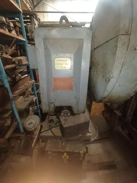 Used 1976 SMERAL LENR 25 A Gap Frame (OBS) Presses CZ | Amaron s.r.o. #1082473