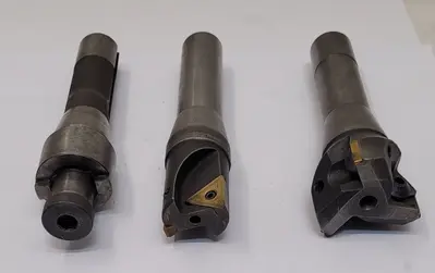 Used _UNKNOWN_ R8 TOOLING Shell Mills Kentucky US | Aucto #1342207