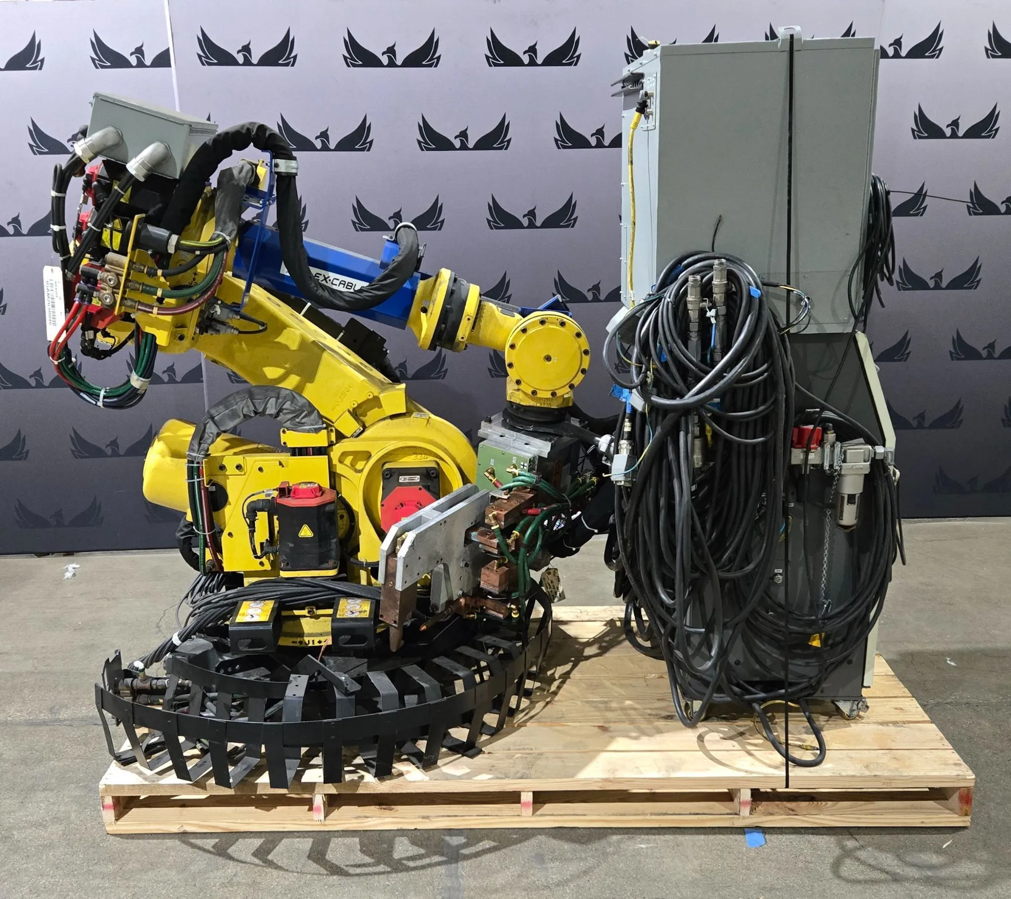 Used 2014 FANUC R-2000iB/210F + R-30iA Robots Michigan US | iGAM Industrial Marketplace #1371399