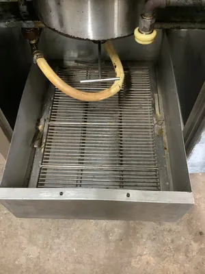 152-0648 Giles MGF Auto Lift Fryer with Filtration System