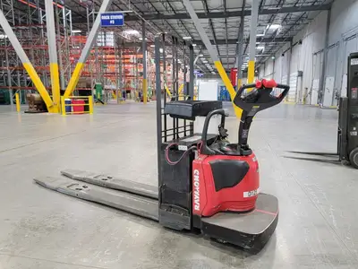 USED RAYMOND 8410