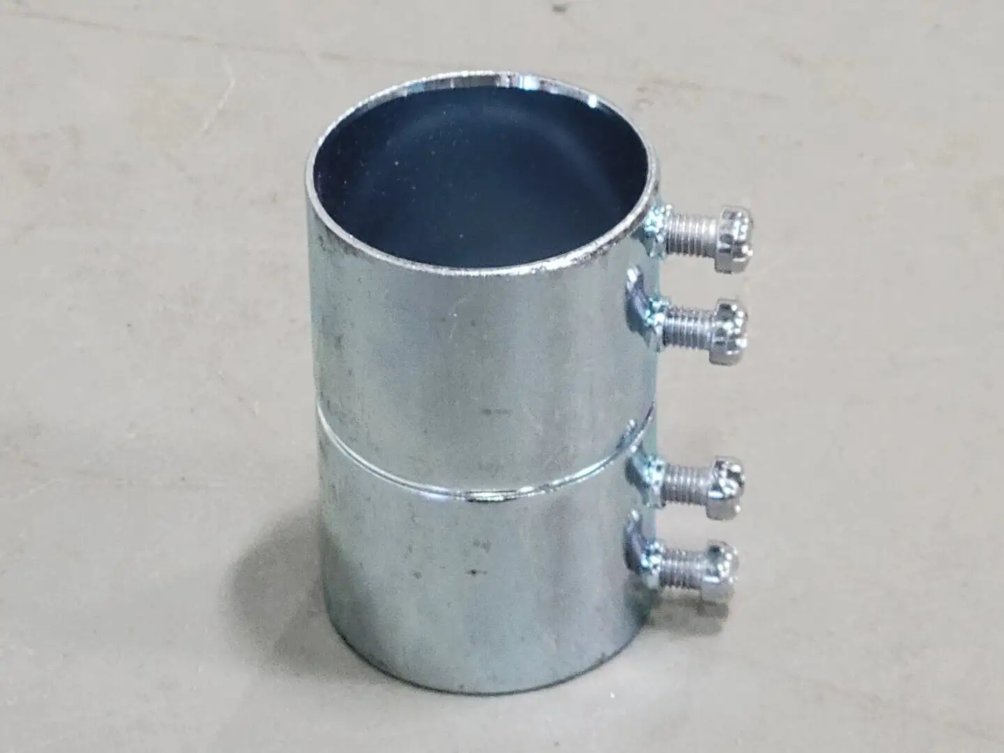 1-1/2" EMT Set Screw Conduit Coupling (Box of 13)