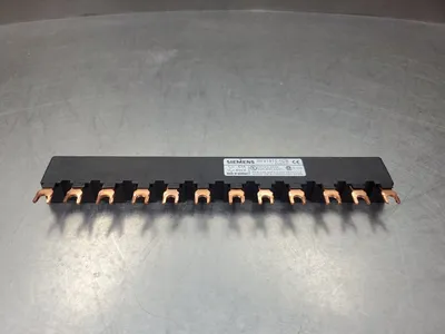 Siemens 3RV1915-1CB 63A 690V Busbar Feeder Module. 4C-1