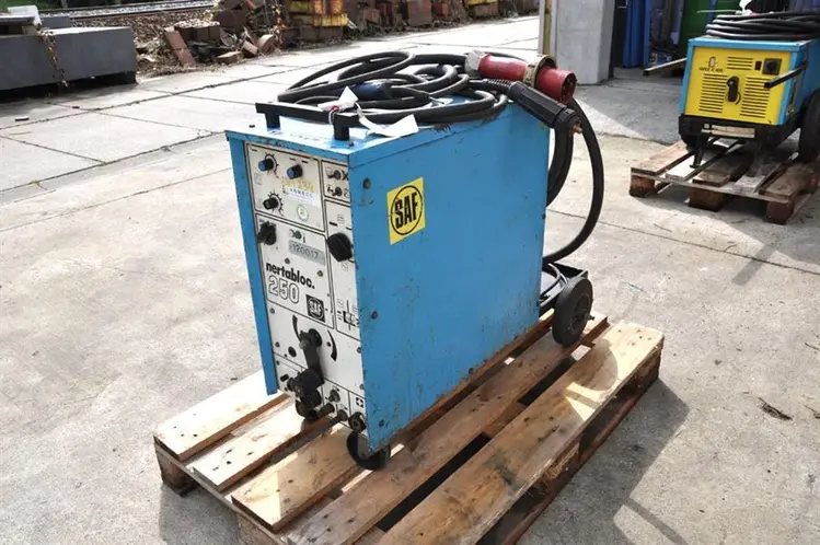 Used SAF NERTABLOC 250 AMP TIG Welding Transformers BE | Apt International N.V #362530