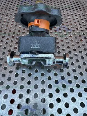 USED ITT PURE FLO .5-316L-RA25MAX-CWP150 DIAPHRAGM VALVE W/ 1/2" SANITARY FITTING