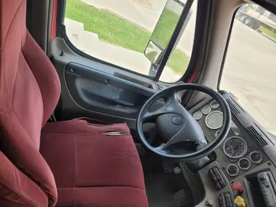 USED 2013 FREIGHTLINER CASCADIA