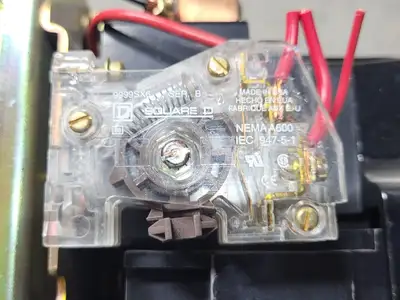 100HP Size 4 Contactor 8536SFO1876S w/ Relay 9065SP46