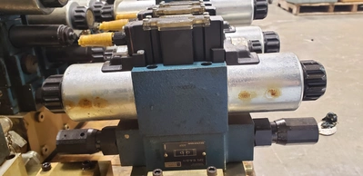 USED REXROTH 4WE10J40/CG24N9DK24L2