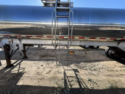 Used 2009 WALKER MILK TANKER TRAILER Liquid Supply Trailers Michigan US | Miedema Asset Management Group #1709522