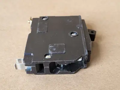 USED SQUARE D QOB115
