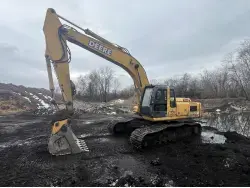 Used 2003 JOHN DEERE 270C LC Crawler Excavators Pennsylvania US | Iron Exchange Equipment Solutions #1353933