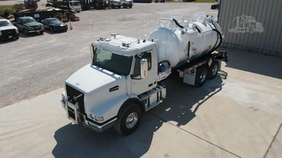 Used 2019 VOLVO VHD64B200 Vacuum Truck Texas US | Roll Off Truck World #1491998