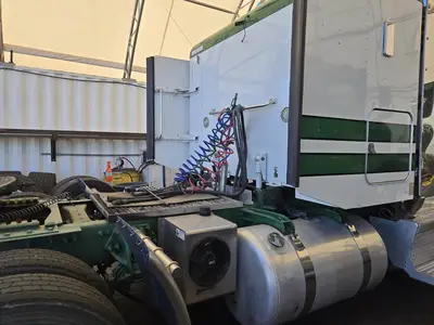 USED 2018 PETERBILT 389