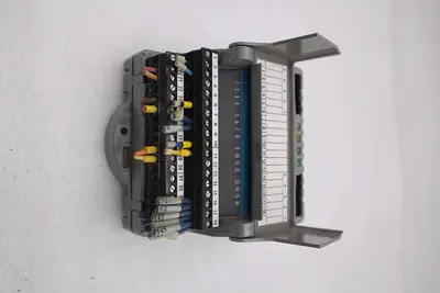 GIDDINGS & LEWIS M.1300.7372 R1 Input Module 24VDC SINK/SOURCE STOCK 635-D