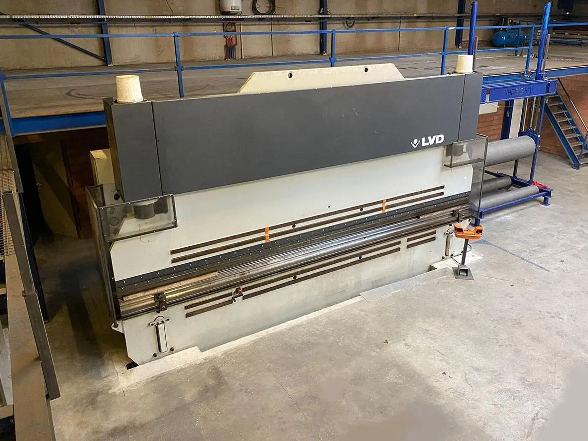 USED LVD PP 200 TON X 6100 MM