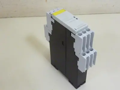 USED SIEMENS 3TK2 830-1CB30