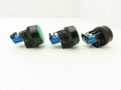 Fuji Electric Pushbutton Switch Large Green 30mm 250V 6A Lot of 3