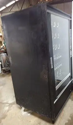 Cabinet, Snack Vending Machine, (6) Shelves, (45) Products #C742961