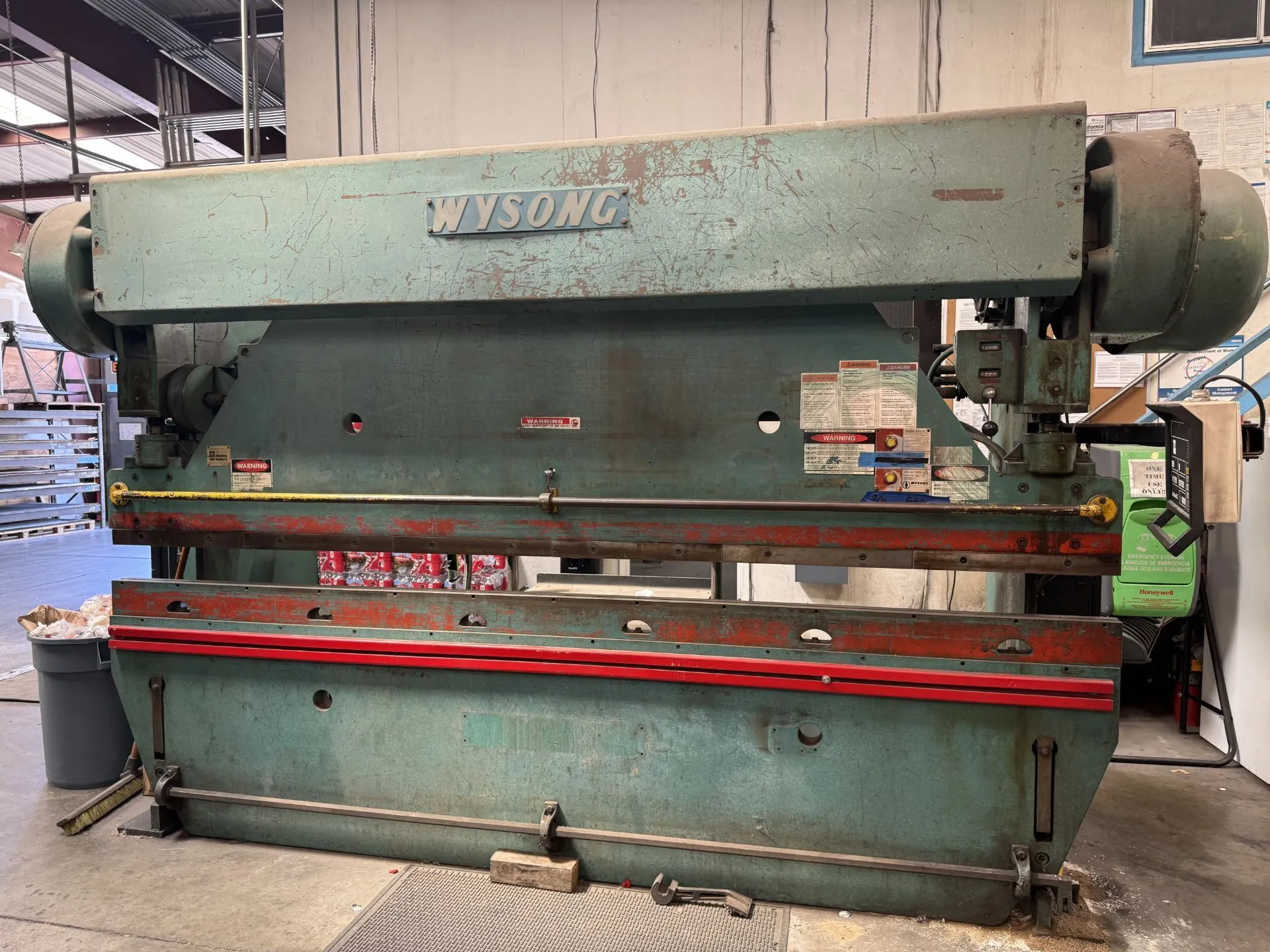 USED WYSONG 90-10 MECHANICAL PRESS BRAKE
