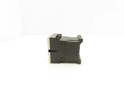 Siemens 3RH1122-2BB40 Auxiliary Contactor 600VAC 10A Lot Of 9