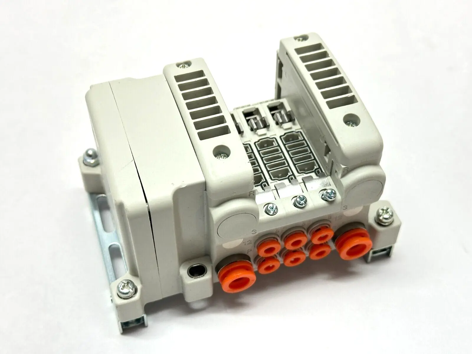 VV5QC1-03N3D0-D0N5 | SMC  Plug In Base Manifold 3-Station SLIGHT DAMAGE - Used