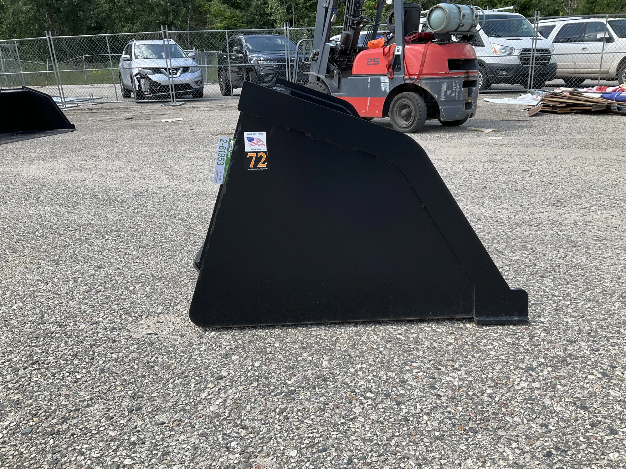 Used TOMAHAWK 72" SNOW/ MULCH BUCKET Skid Steer Buckets Michigan US | Miedema Asset Management Group #1342544