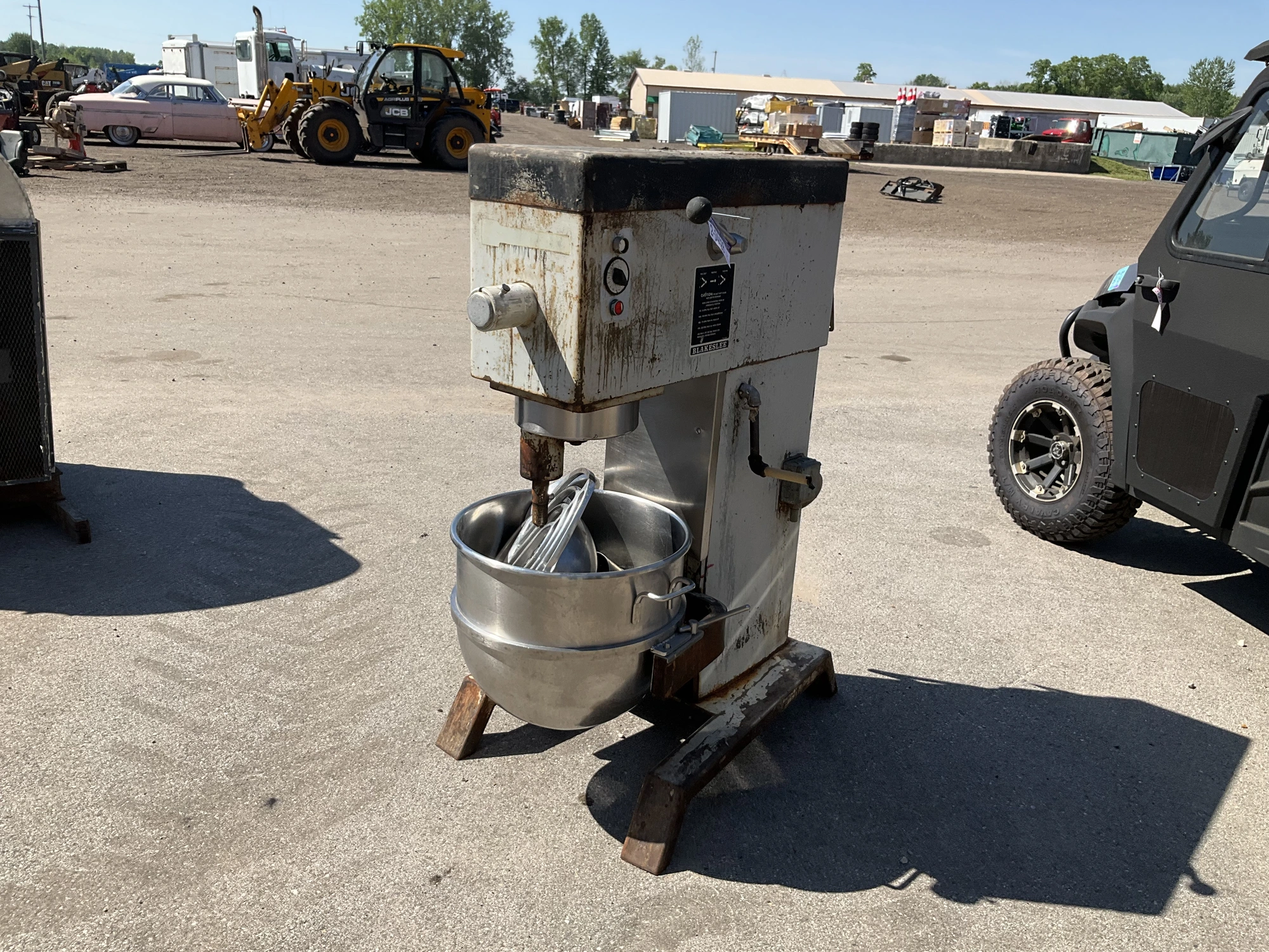 Blakeslee industrial/commercial mixer model DD-80T, 220 volt single phase electric, 4 speed mixer, c...