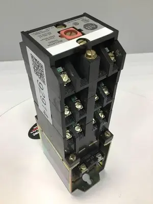 USED ALLEN BRADLEY 700DC-P1000Z24