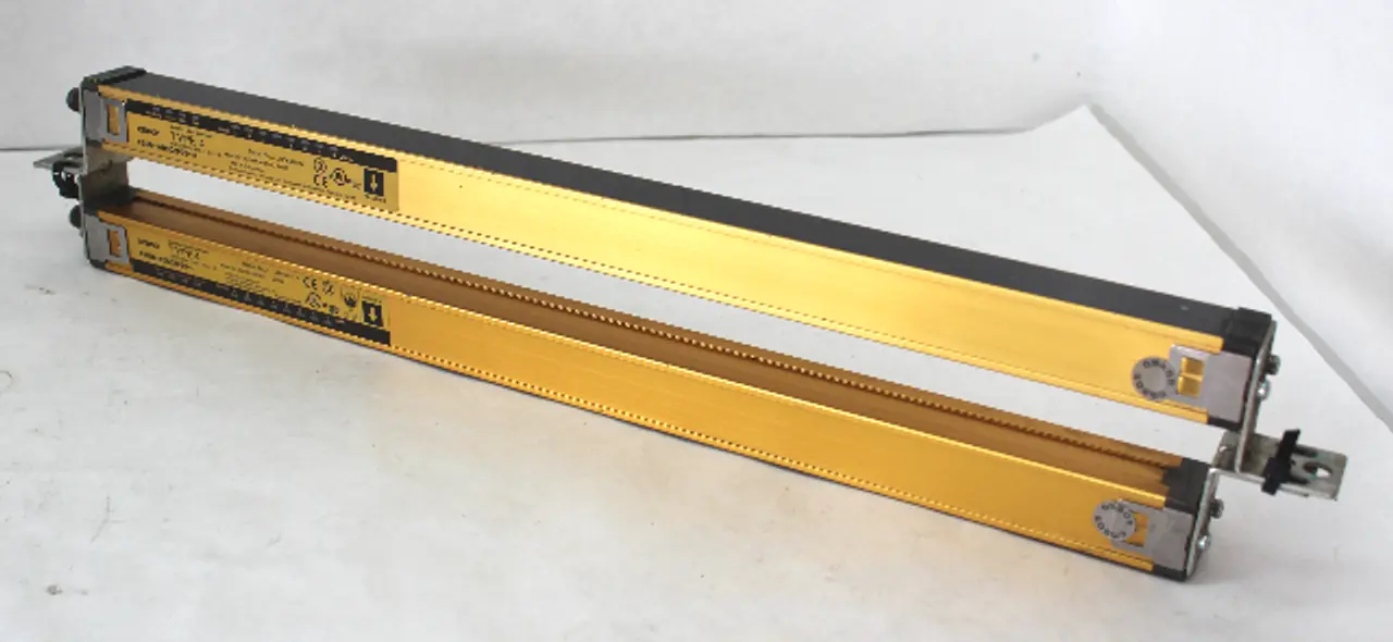 USED OMRON F3SN-A0502P25