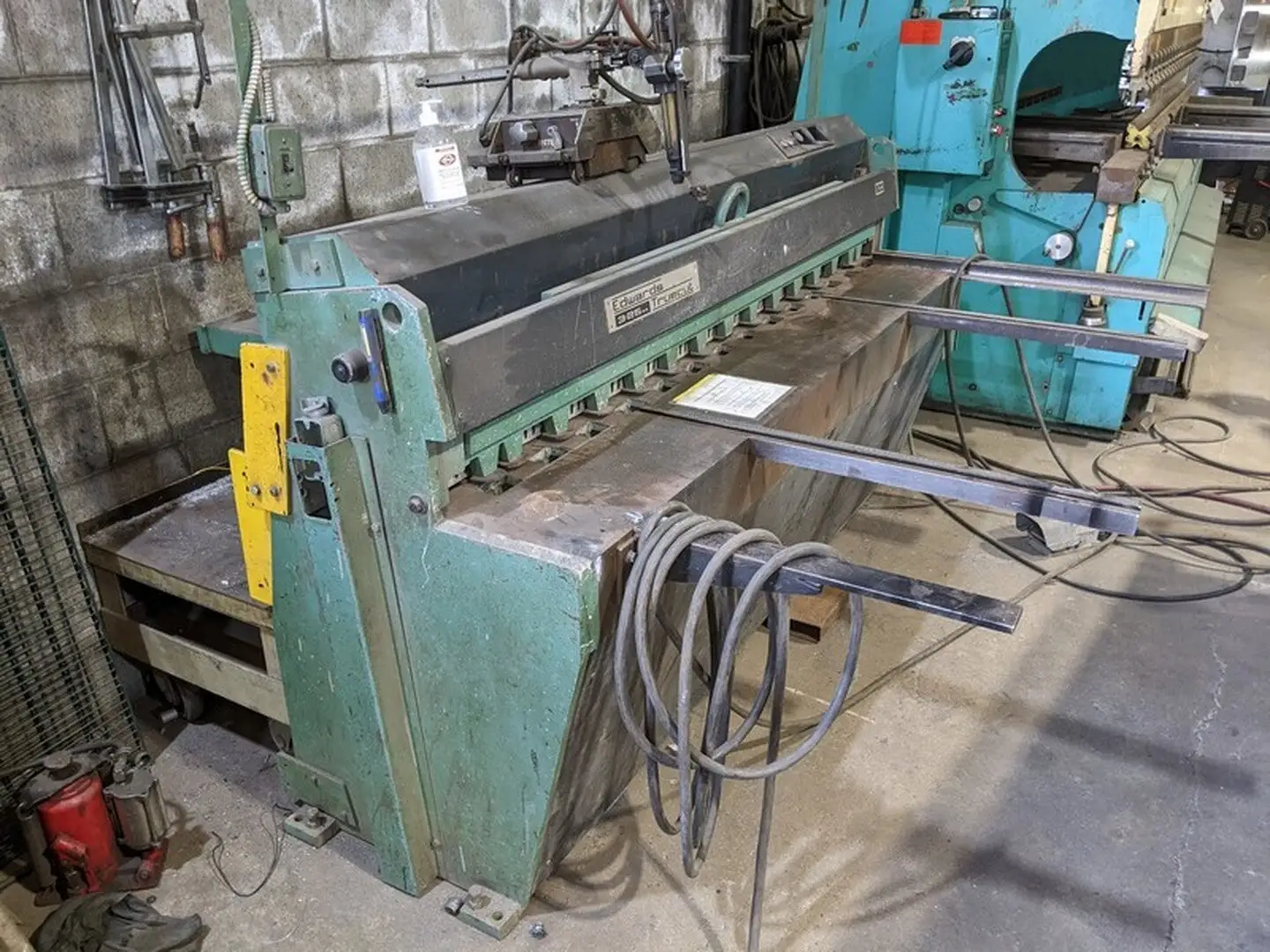 Used EDWARDS 3.25/2000DD Sheet Metal Shears British Columbia CA | Lenmark #276684