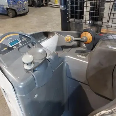 USED 2019 CROWN RR5725-45