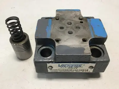 USED VICKERS CVCS25D1S210S19