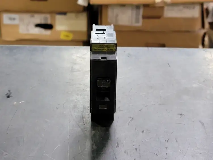 Used SQUARE D EH120 Switchgears British Columbia CA | Lenmark #241484