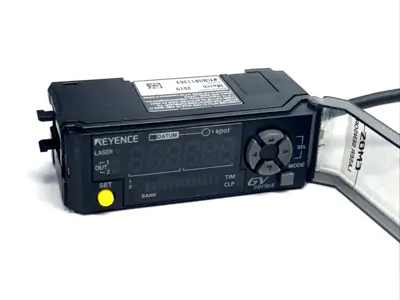 GV-21P | Keyence  Digital CMOS Laser Sensor Amplifier Main Unit, PNP, M12 4-Pin 1ft - Used