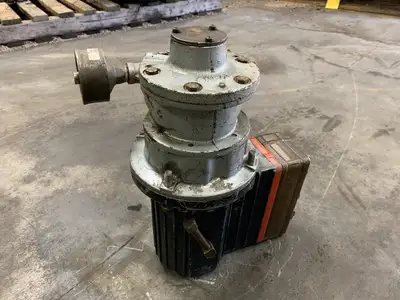 USED HYDRA CELL M03-E