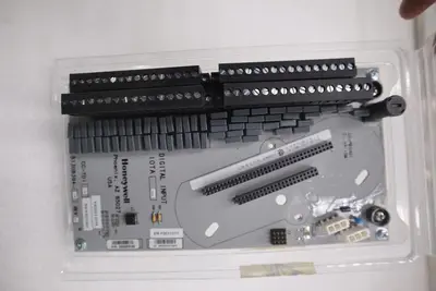 HONEYWELL 51308386-175 CC-TDIL01 DIGITAL INPUT IOTA BOARD 24V DI IOM NEW #G188A